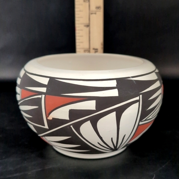 Original Genuine Native American Acoma Pottery Vase Bowl Pot Signed F/M Antonio - Picture 10 of 12